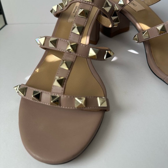 Valentino Garavani Rockstud Nude Leather Slide Sandals Gold Studs size 36 - Picture 6 of 12